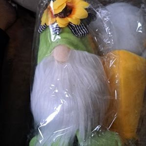 Sunflower gnomes